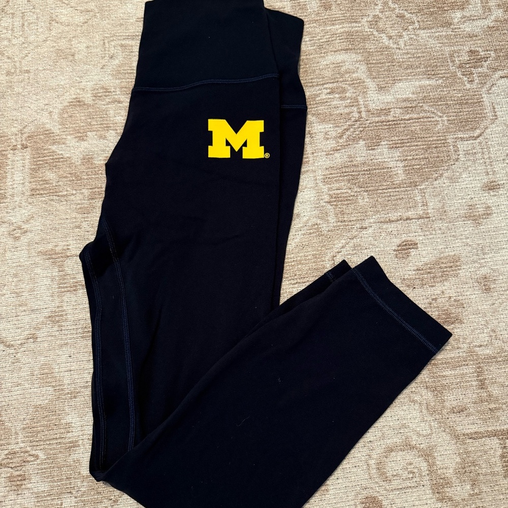 Lululemon Align leggings 25” - University of Michigan